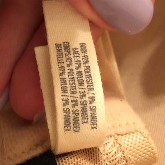 Aerie Nude with black lace push up bra - Picture 4 of 4